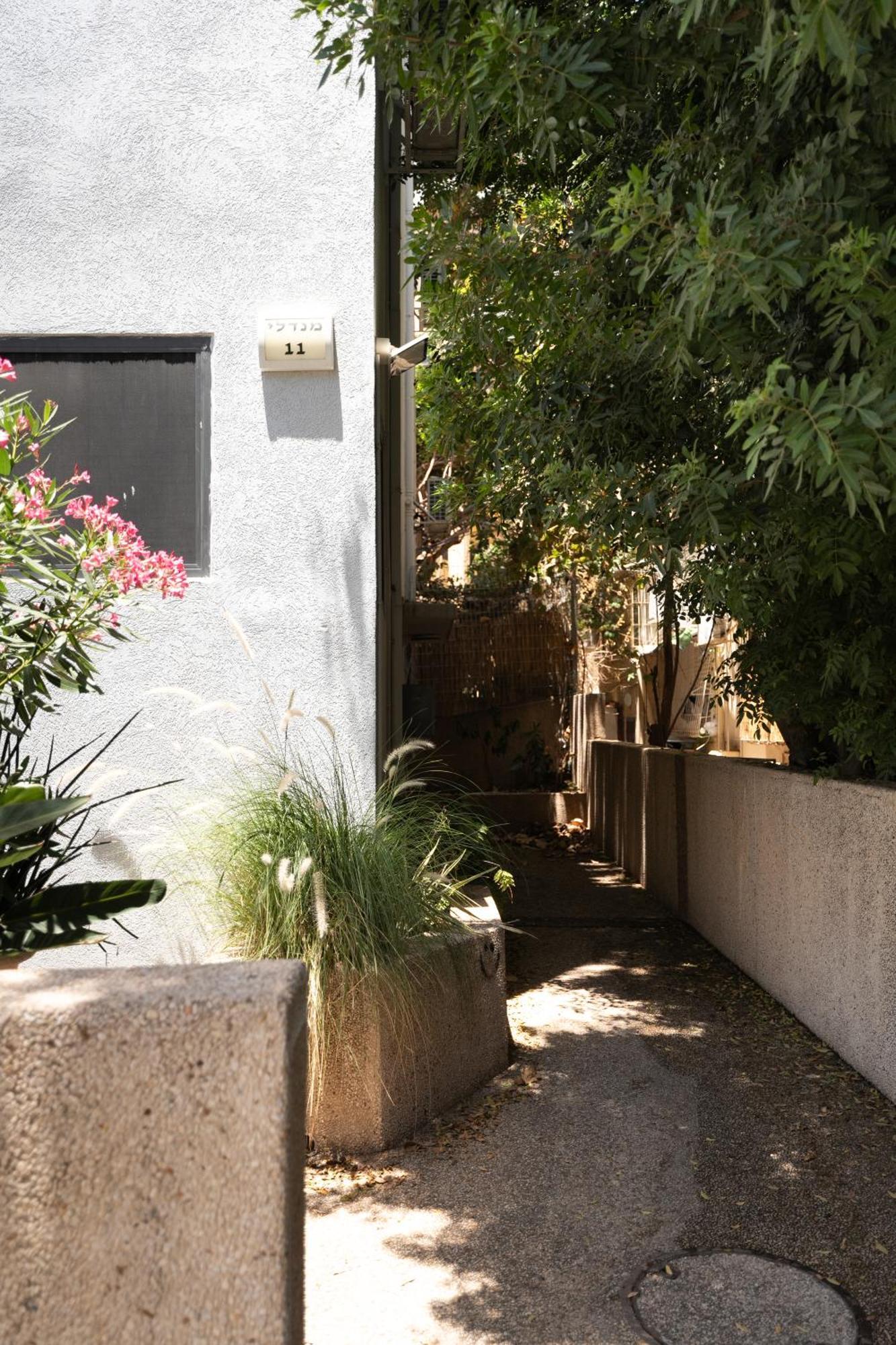 Mendele Garden *