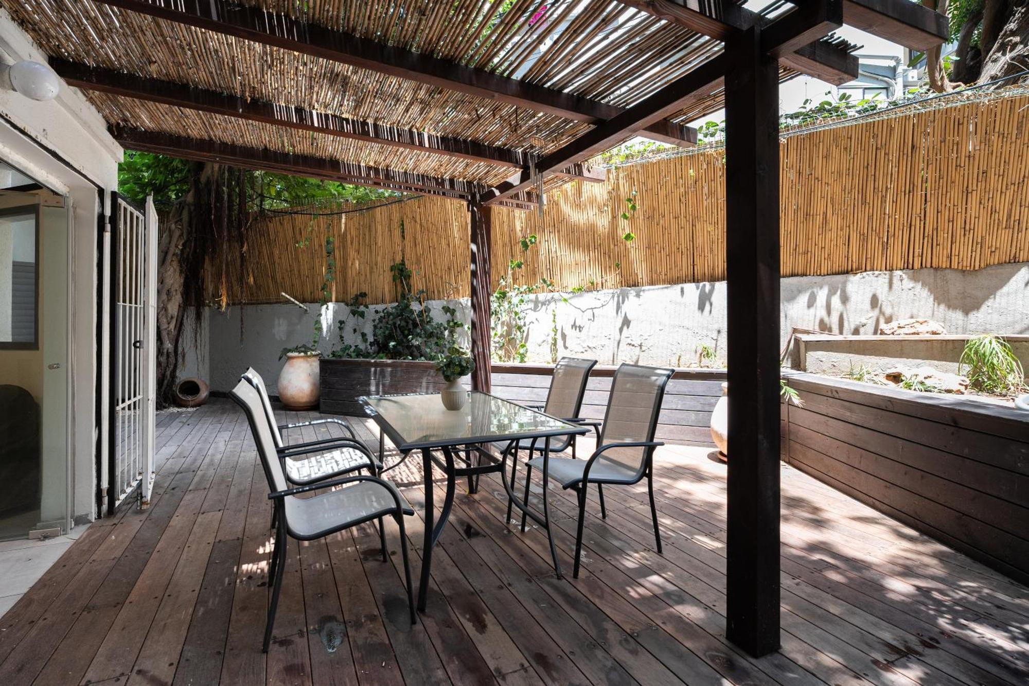 Mendele Garden Tel Aviv
